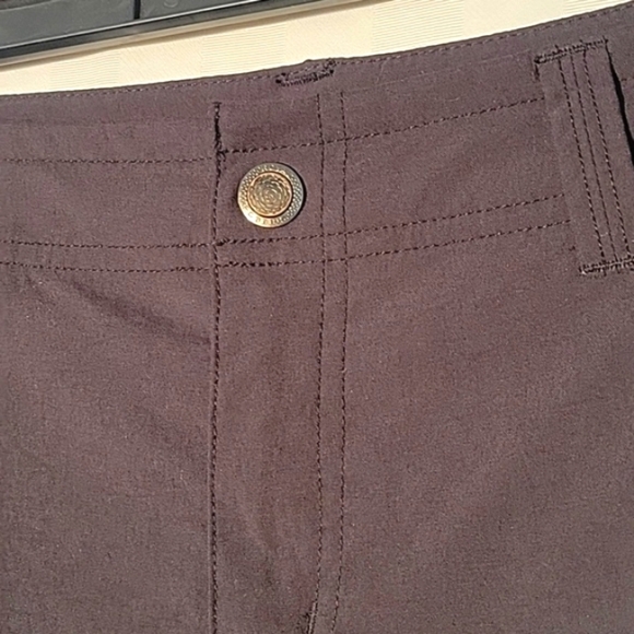 ROYAL ROBBINS Woman's Standard Fit Black Roll up Snap Capris, Size: 14 - Picture 9 of 13